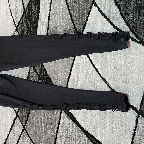 VICTORIA SECRET 2020 BLACK MESH CRISS-CROSS HIGH-WAISTED LEGGINGS - Picture 8 of 15